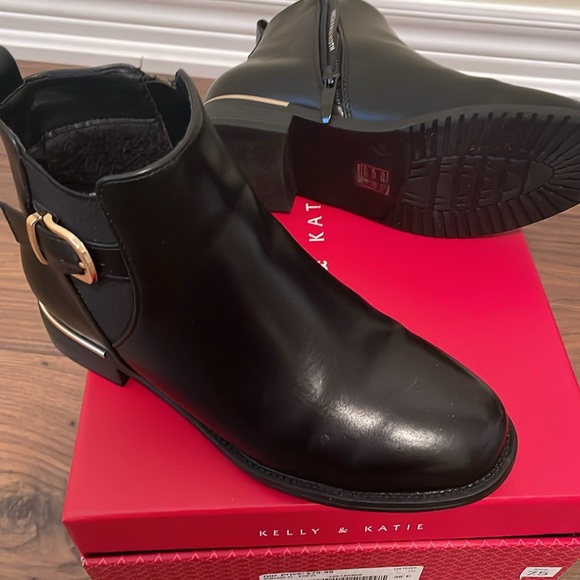 COPY - Ladies short boot size 7.5 wide - Picture 5 of 6